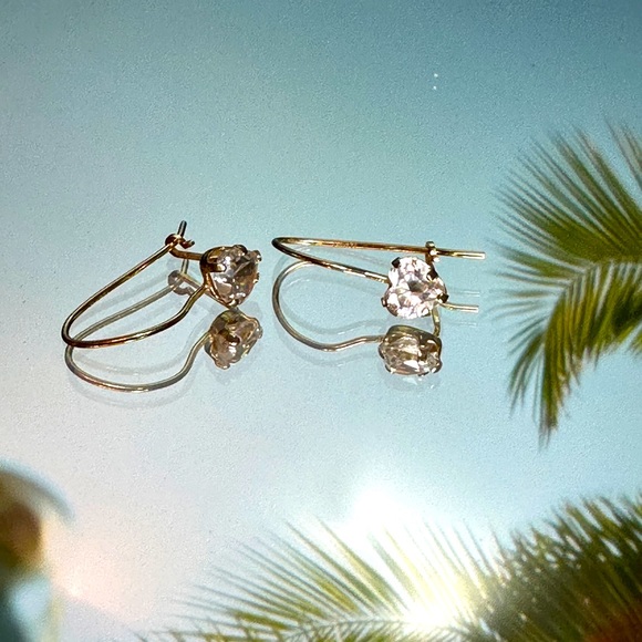 14k Yellow Gold Earring - Picture 3 of 4